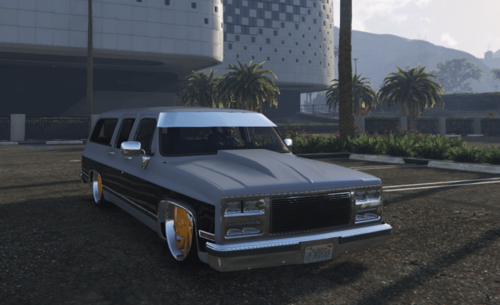 GMC Suburban Slammed