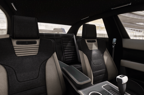 GTA5_2025-12-03_02-30-37 FiveM Mod GTA 5 Debadged Car