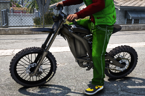 GTA5_2025-05-30_17-15-22 FiveM Mod GTA 5 Debadged Car