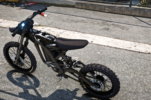 GTA5_2025-05-30_17-15-34 FiveM Mod GTA 5 Debadged Car