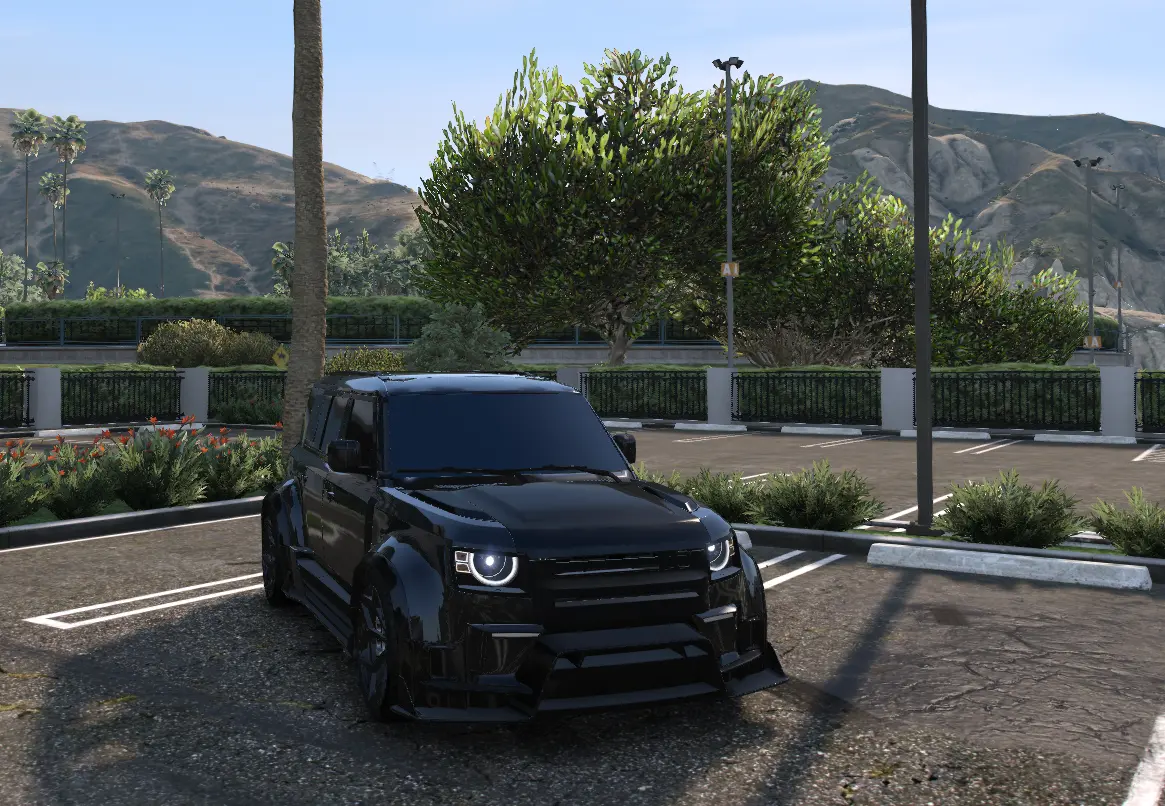 Land Rover Venuum Defender - Image 5
