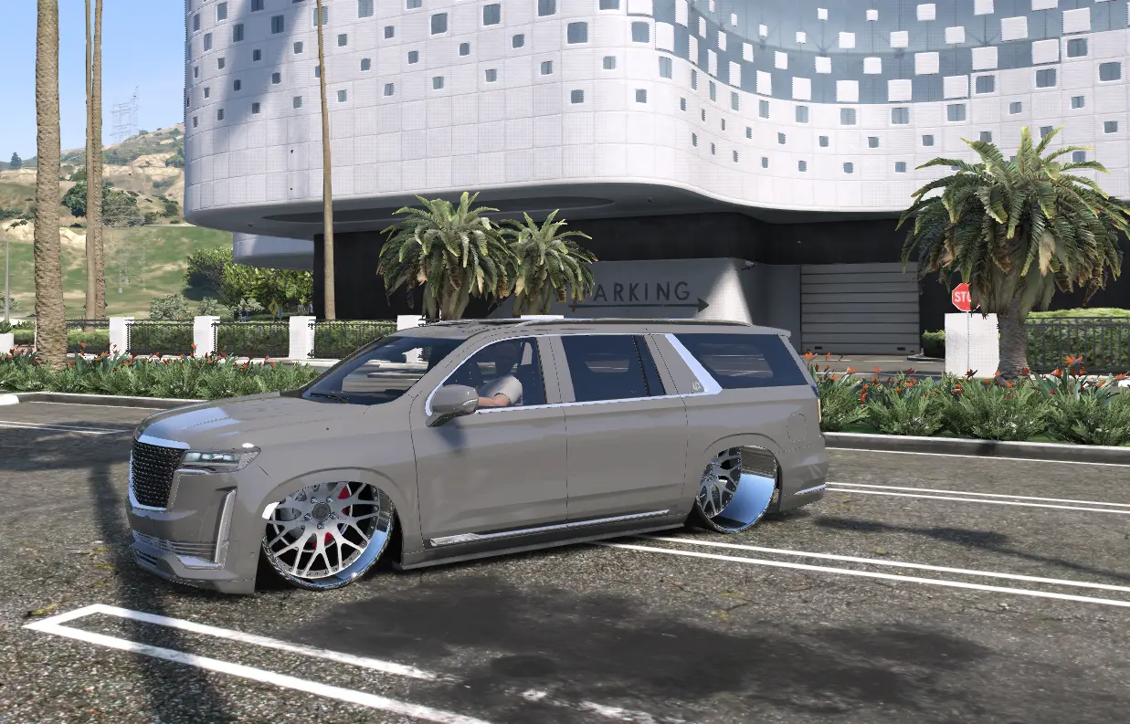 Cadillac Escalade ESV SEMA Bagged - Image 2