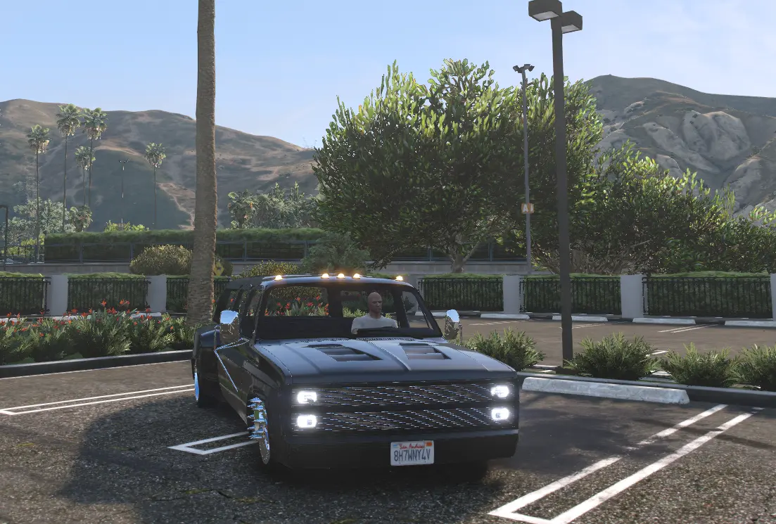 Cworks Suburban Bagged FiveM Car