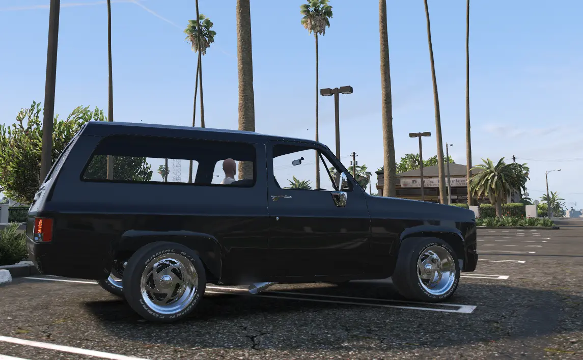 Cworks LOWBLZR Custom SUV - Image 4