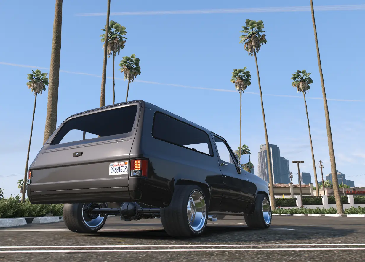 Cworks LOWBLZR Custom SUV - Image 5